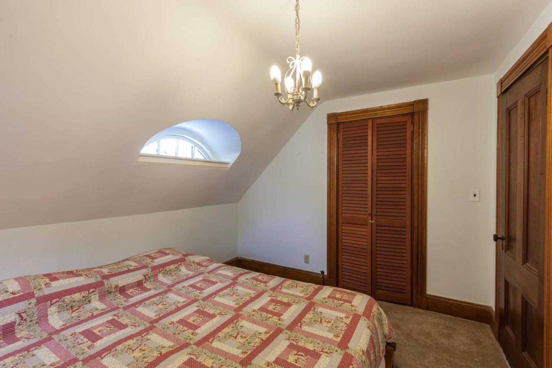 Charming Harvard Victorian Apartment *