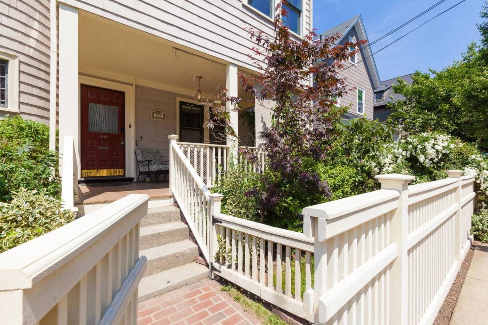 Apartment Charming Harvard Victorian Cambridge
