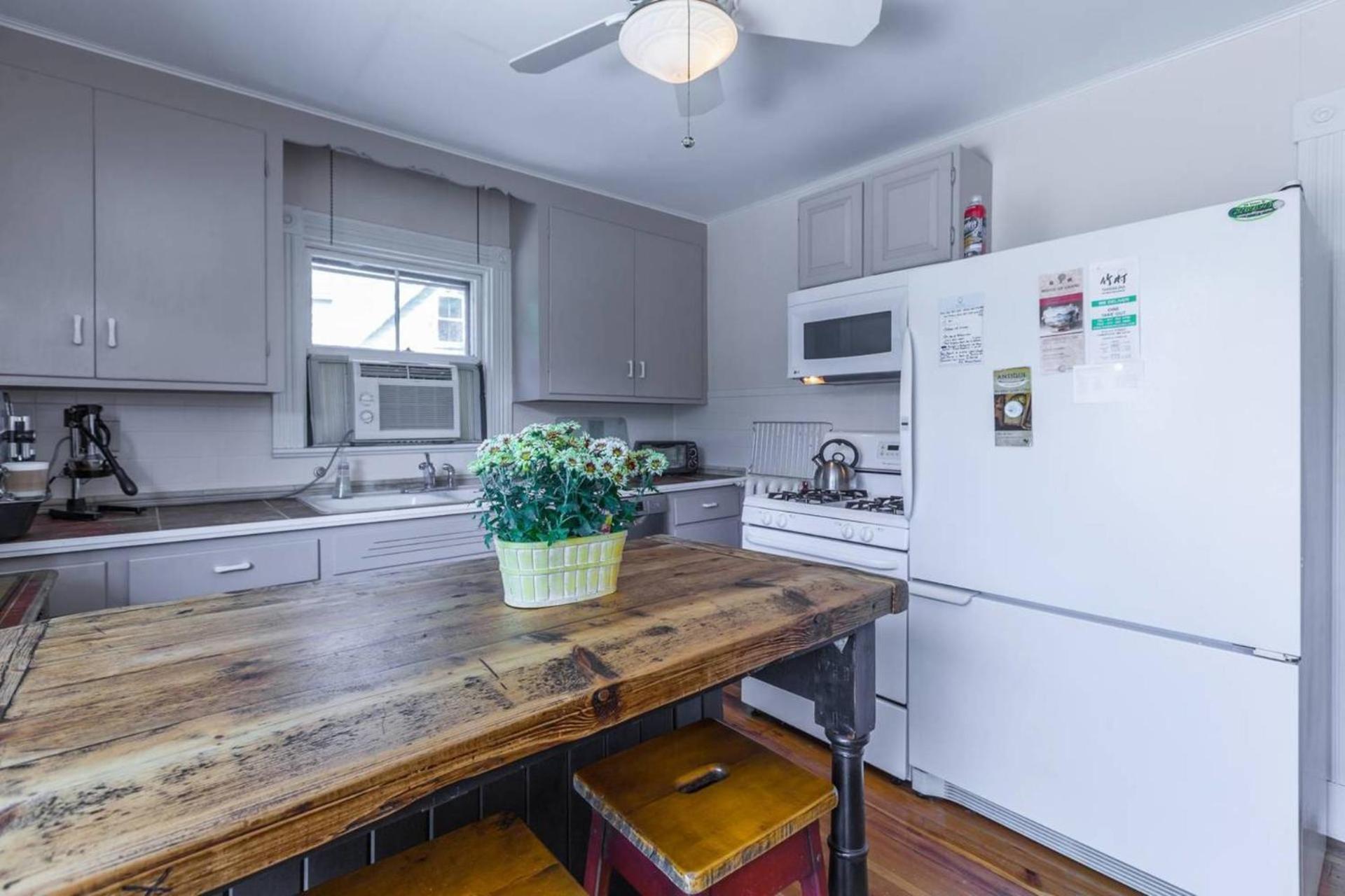 Apartment Charming Harvard Victorian Cambridge