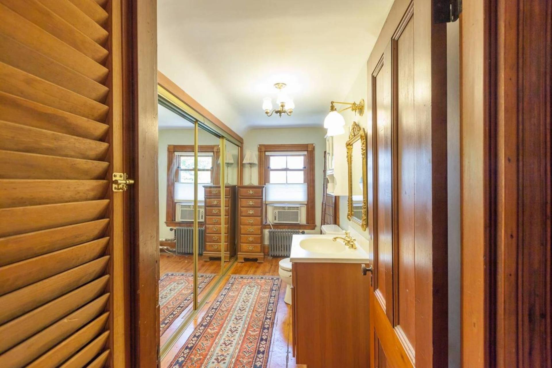Apartment Charming Harvard Victorian *