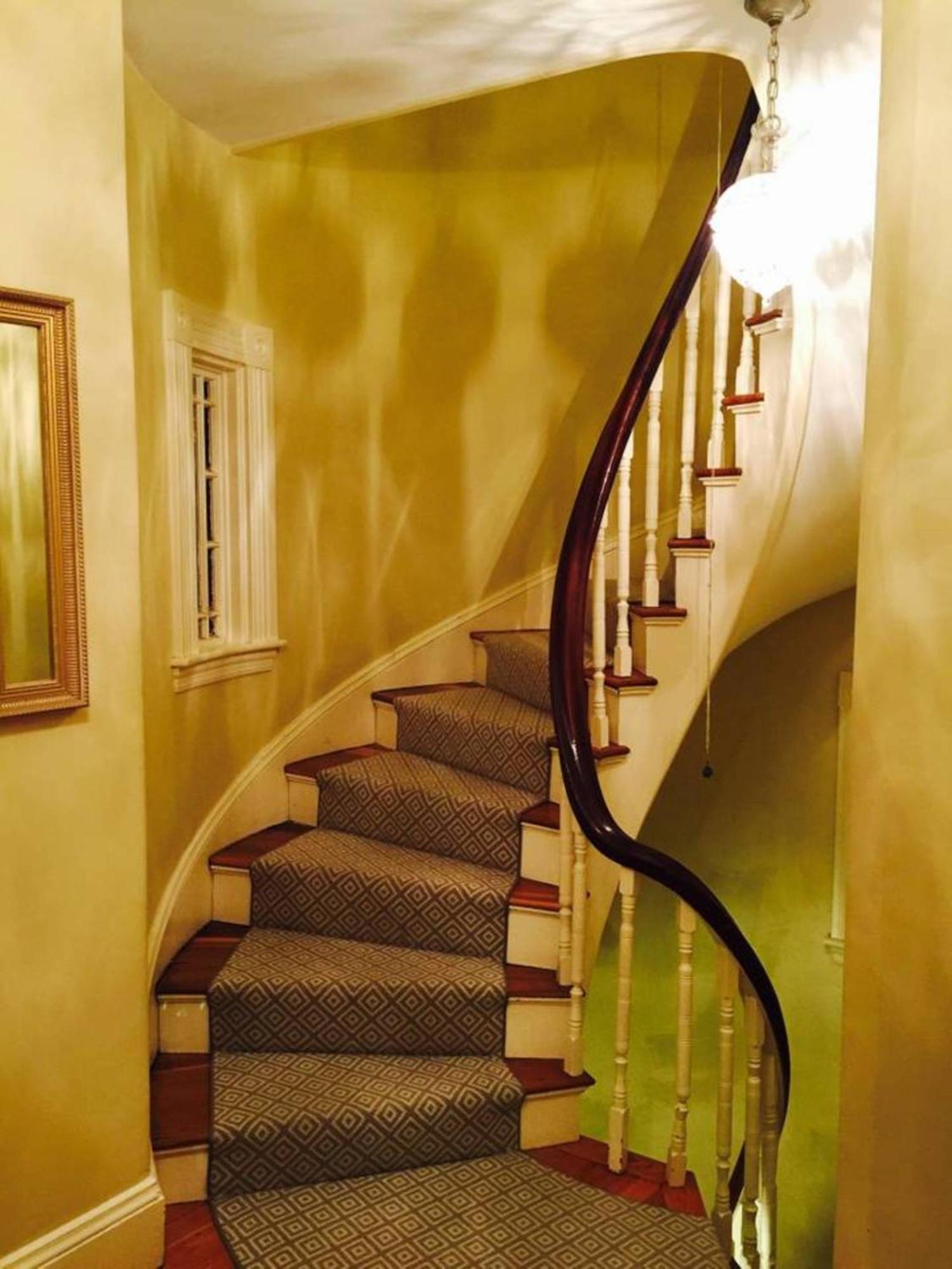 Apartment Charming Harvard Victorian